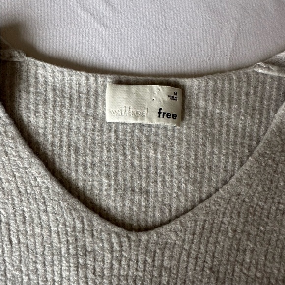 Wilfred Free Aritzia Wolter Waffle Knit Italian Merino Wool V-Neck Sweater Sz M - Picture 10 of 13